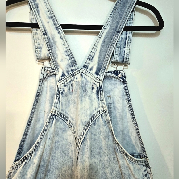 EMPYRE SUZIE LIGHT WASH DENIM OVERALLS - Picture 14 of 14